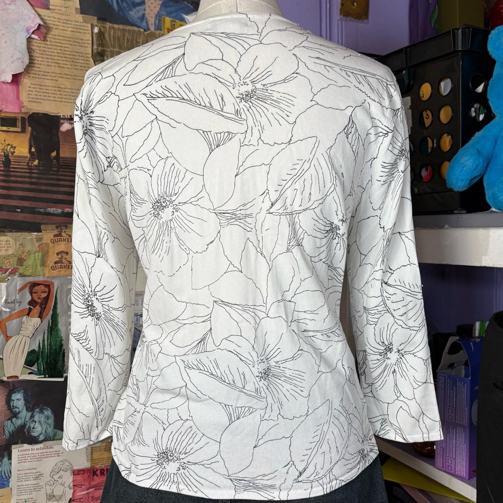 Floral Button-Up Top - Picture 4 of 8